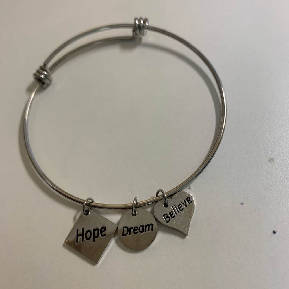 Cute “Hope, Dream,Believe” adjustable bracelet.